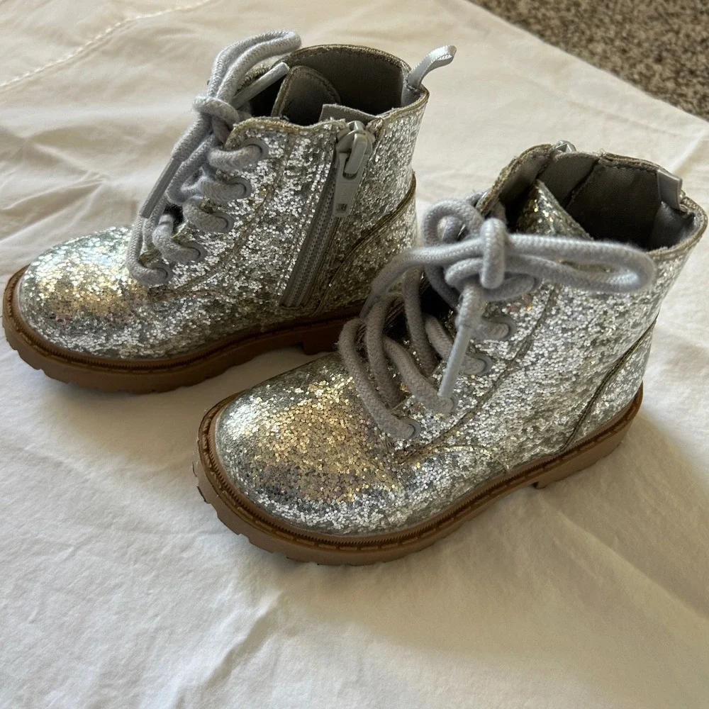 Old‎ Navy Kids Silver Glitter Combat Boots Size 6 Toddler Side Zip Lace Up